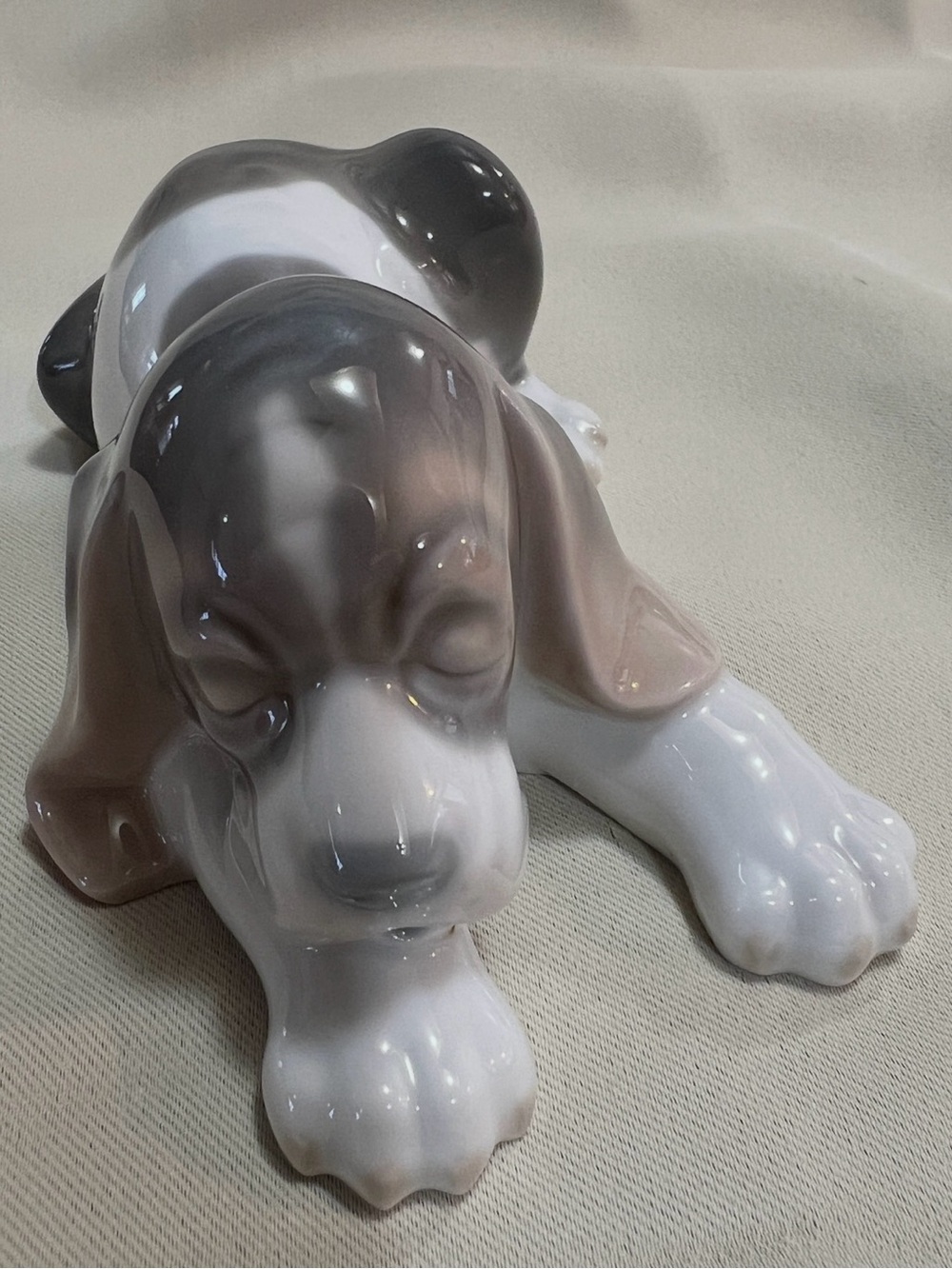 Authentic Lladro Sleepy Puppy Figurine
